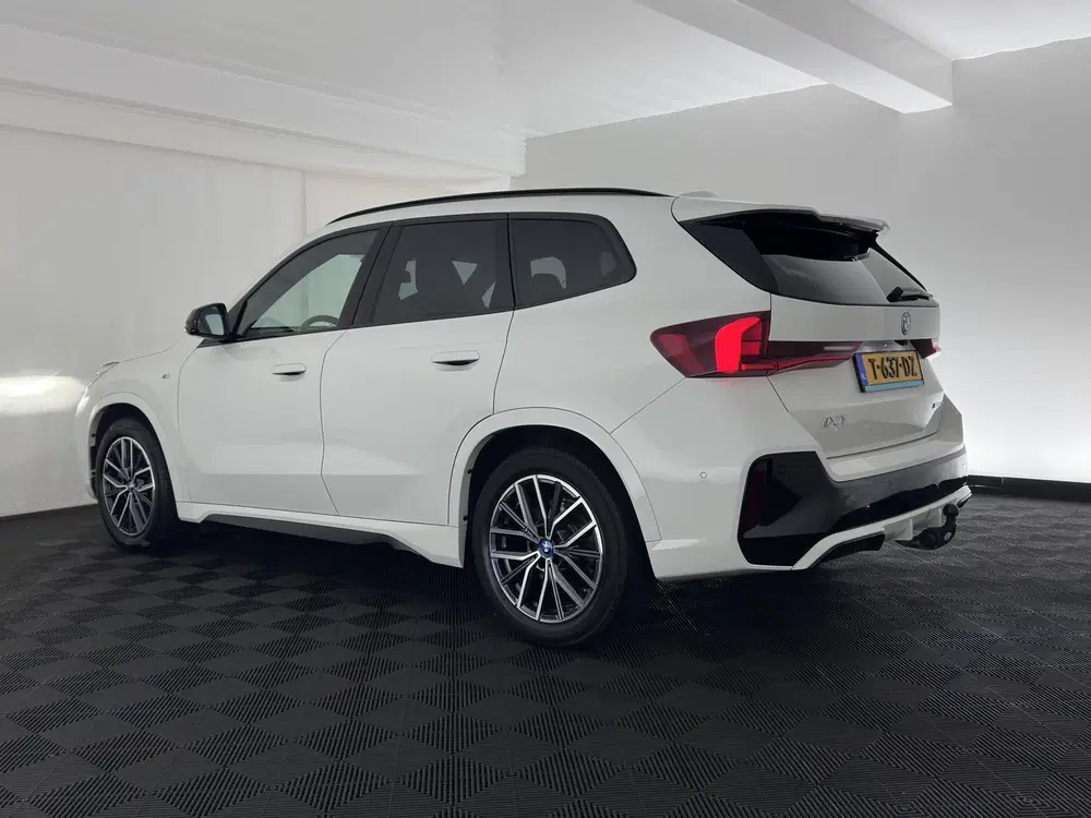 BMW iX1 xDrive30 Launch Edition 67 kWh M-Sportpack uit 2023, foto 4