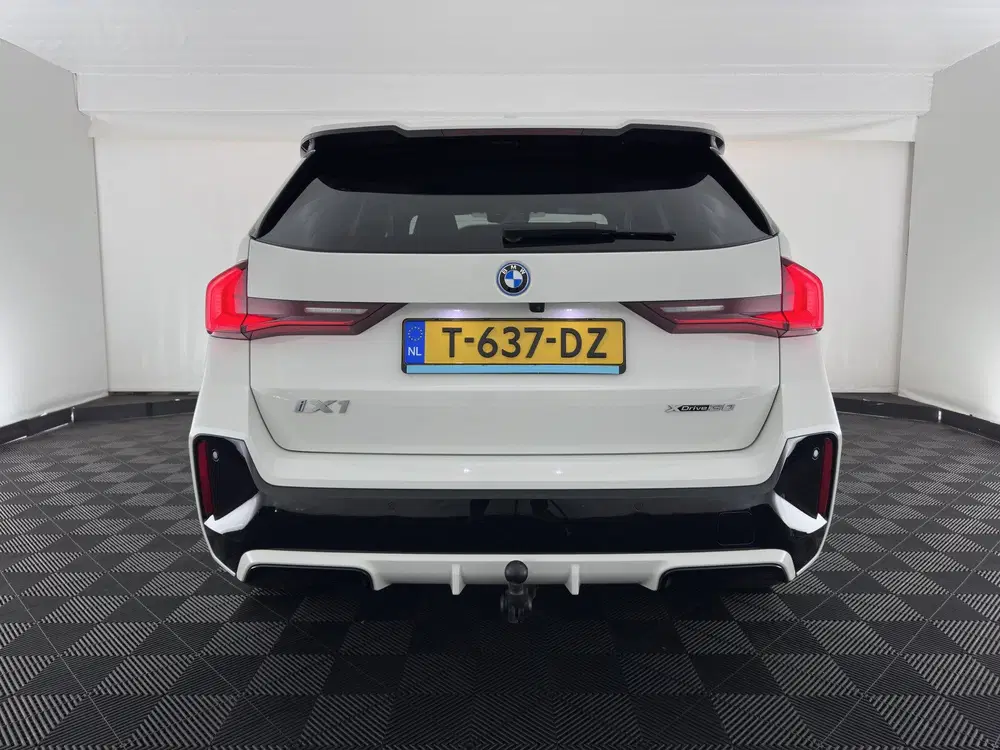 BMW iX1 xDrive30 Launch Edition 67 kWh M-Sportpack uit 2023, foto 5
