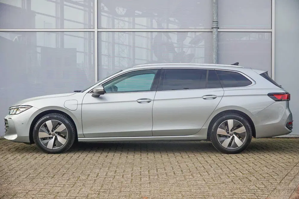 Volkswagen Passat 1.5 eHybrid 204pk Business uit 2026, foto 15
