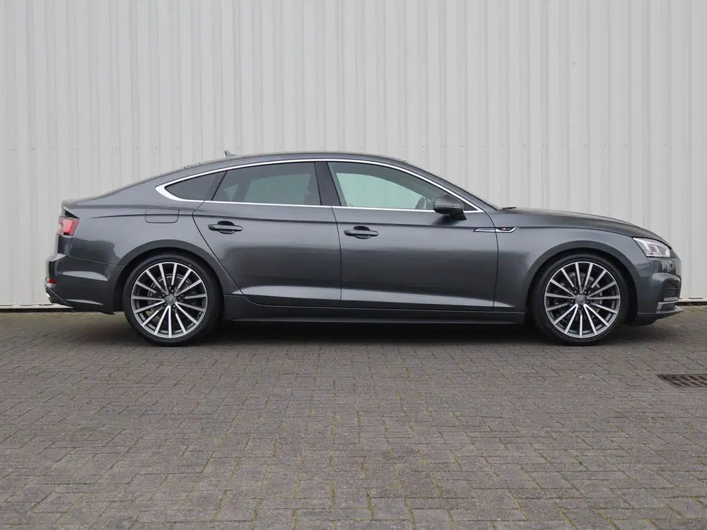 Audi A5 35 TFSI 150pk S-tronic Sport S-line Editio uit 2020, foto 3