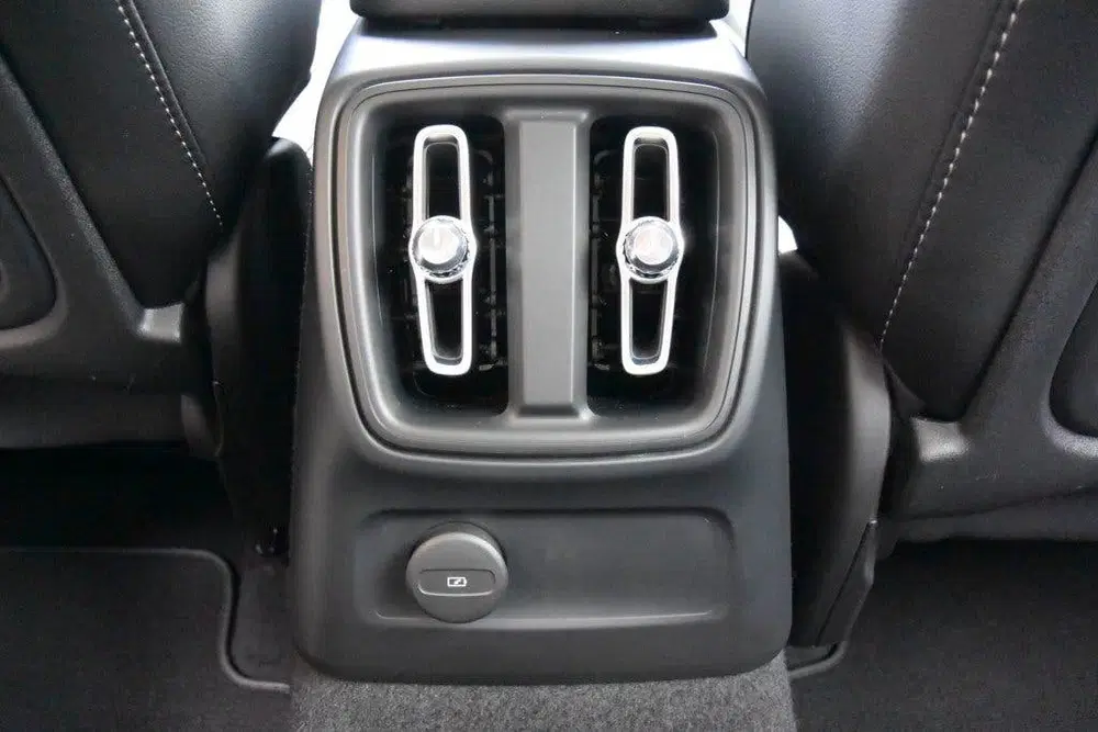 Volvo XC40 1.5 T5 RECH. INSCR. uit 2022, foto 12