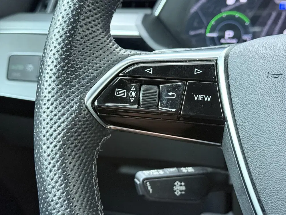 Audi e-tron 55 quattro S edition 95 kWh uit 2023, foto 11