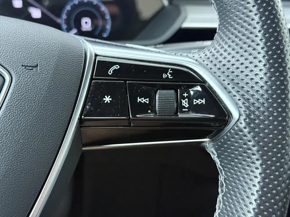 Audi e-tron 55 quattro S edition 95 kWh uit 2023, foto 13