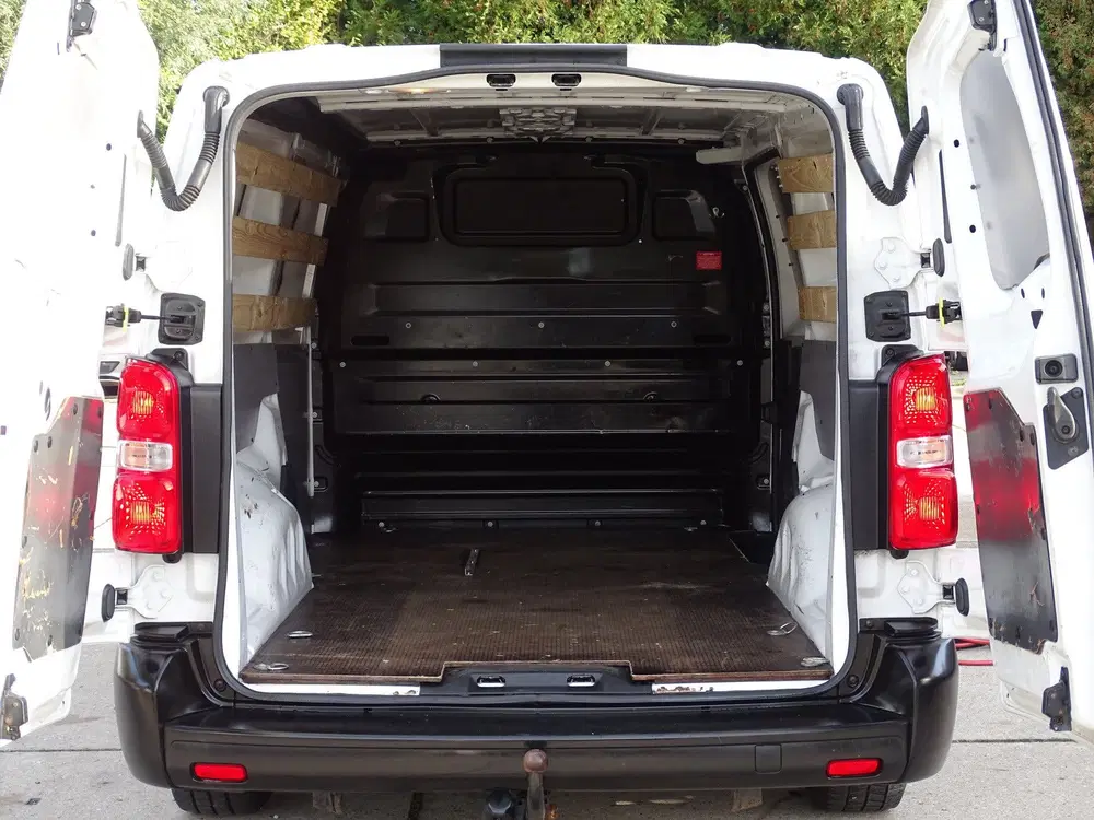 Toyota Proace Extra Range Navigator uit 2021, foto 7