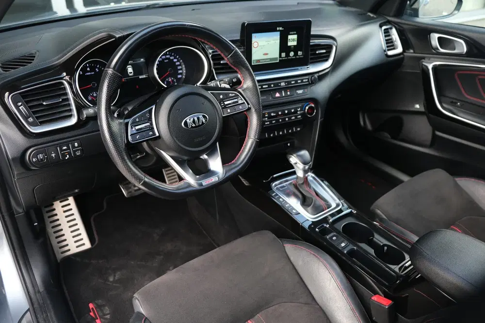 Kia ProCeed 1.6 T-GDI GT AUT 204PK Pano Trek Navi Lede uit 2019, foto 4