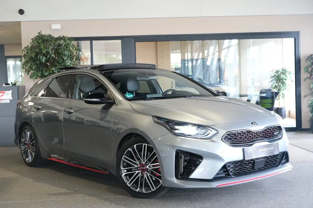 Kia ProCeed 1.6 T-GDI GT AUT 204PK Pano Trek Navi Lede uit 2019, foto 6