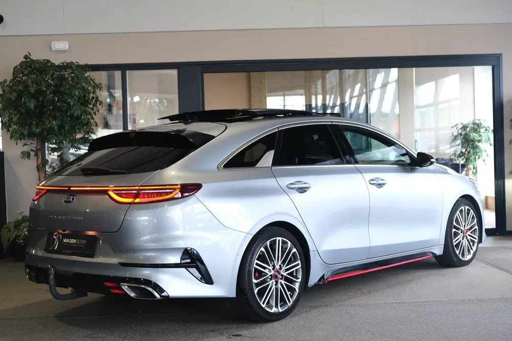 Kia ProCeed 1.6 T-GDI GT AUT 204PK Pano Trek Navi Lede uit 2019, foto 8