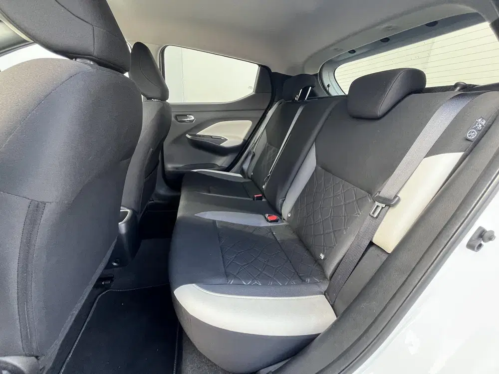 Nissan Micra 1.0 IG-T N-Connecta uit 2020, foto 8