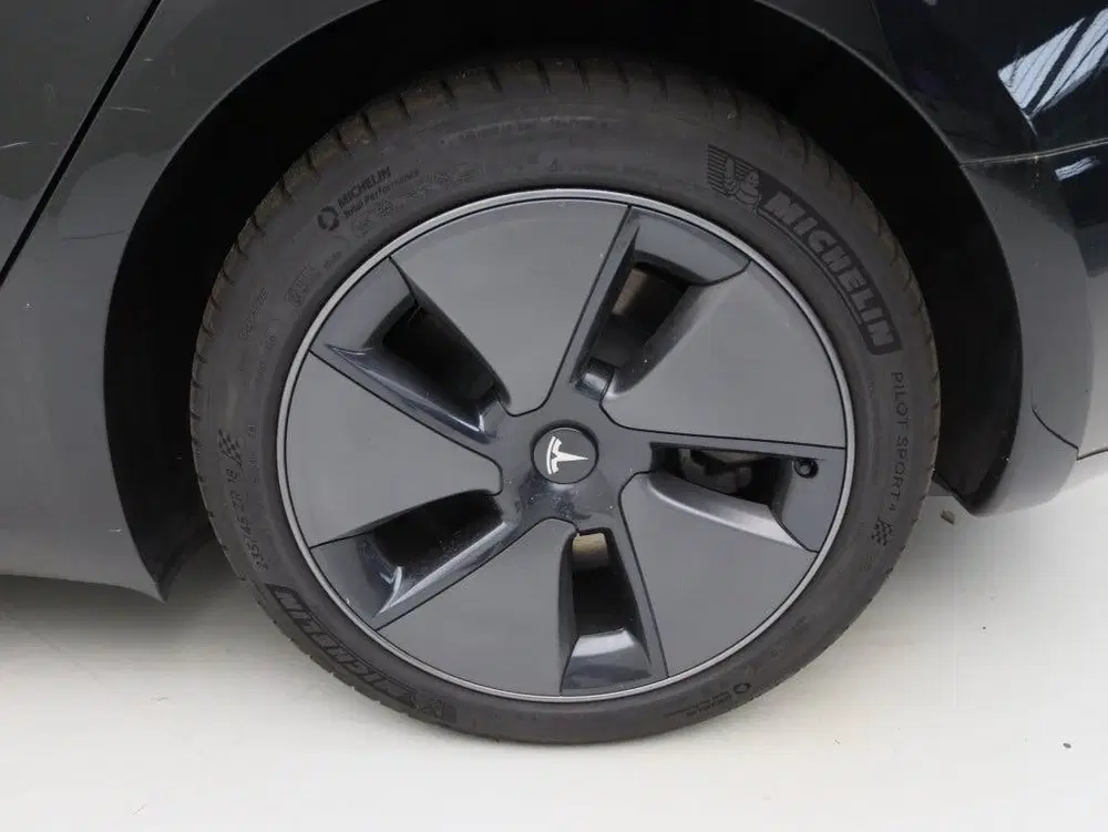 Tesla Model 3 Long Range RWD 75kWh 299pk 94.7% SoH [ AMD uit 2023, foto 12