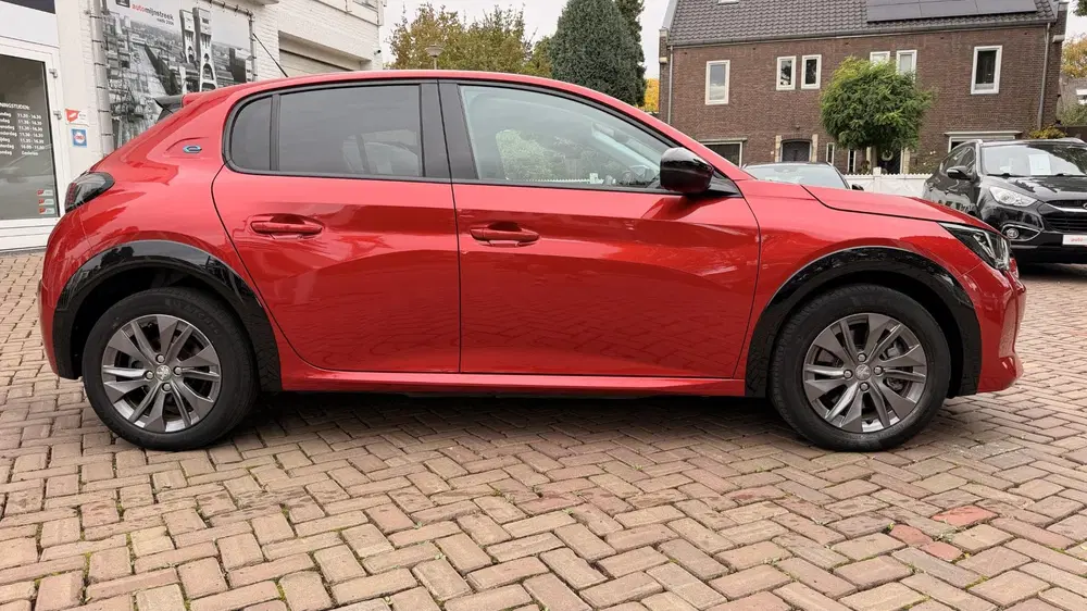 Peugeot 208 EV Allure Pack 50 kWh uit 2023, foto 2