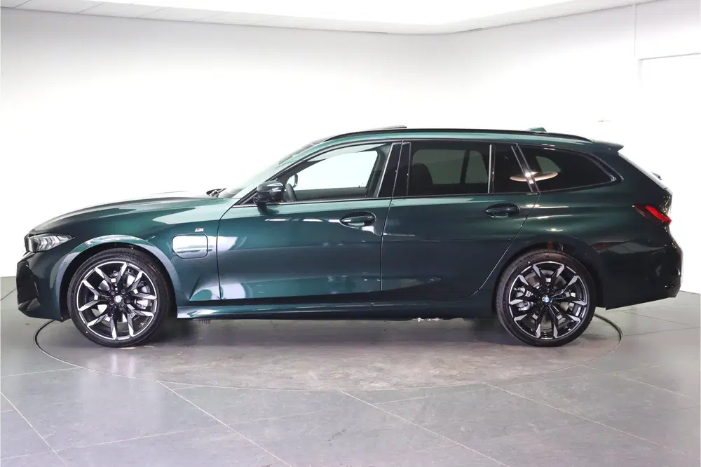 BMW 3-serie 330e M Sport Automaat uit 2026, foto 3