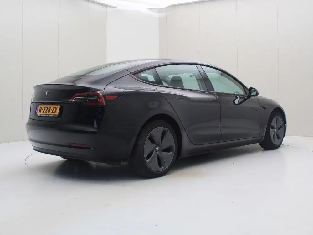 Tesla Model 3 Standard RWD Plus FACELIFT [ AMD RYZEN+LFP uit 2022, foto 3