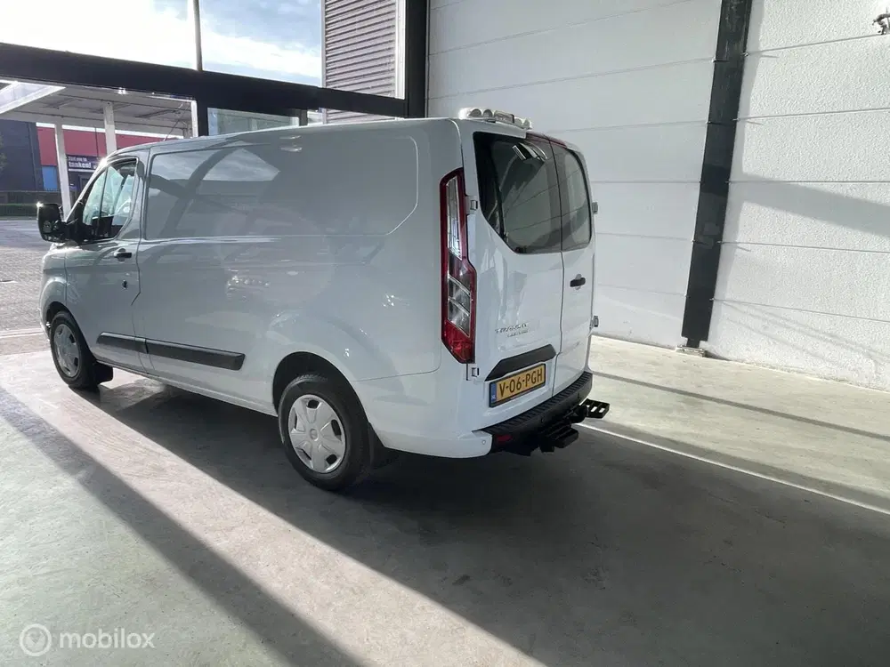 Ford Transit Custom 340 2.0 TDCI L1H1 groot scherm uit 2020, foto 3