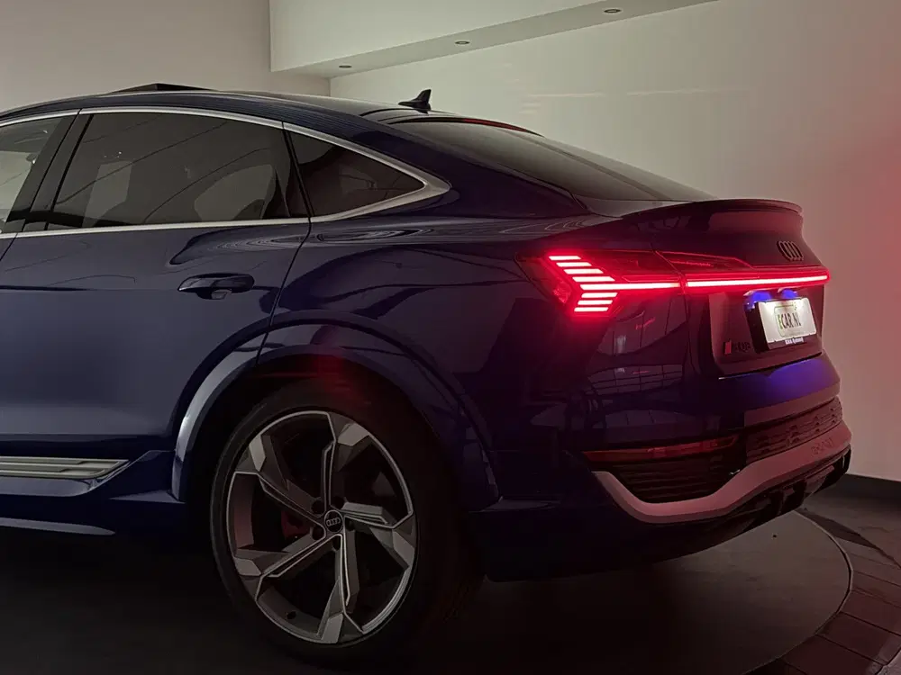 Audi SQ8 SQ8 115 kWh uit 2023, foto 13