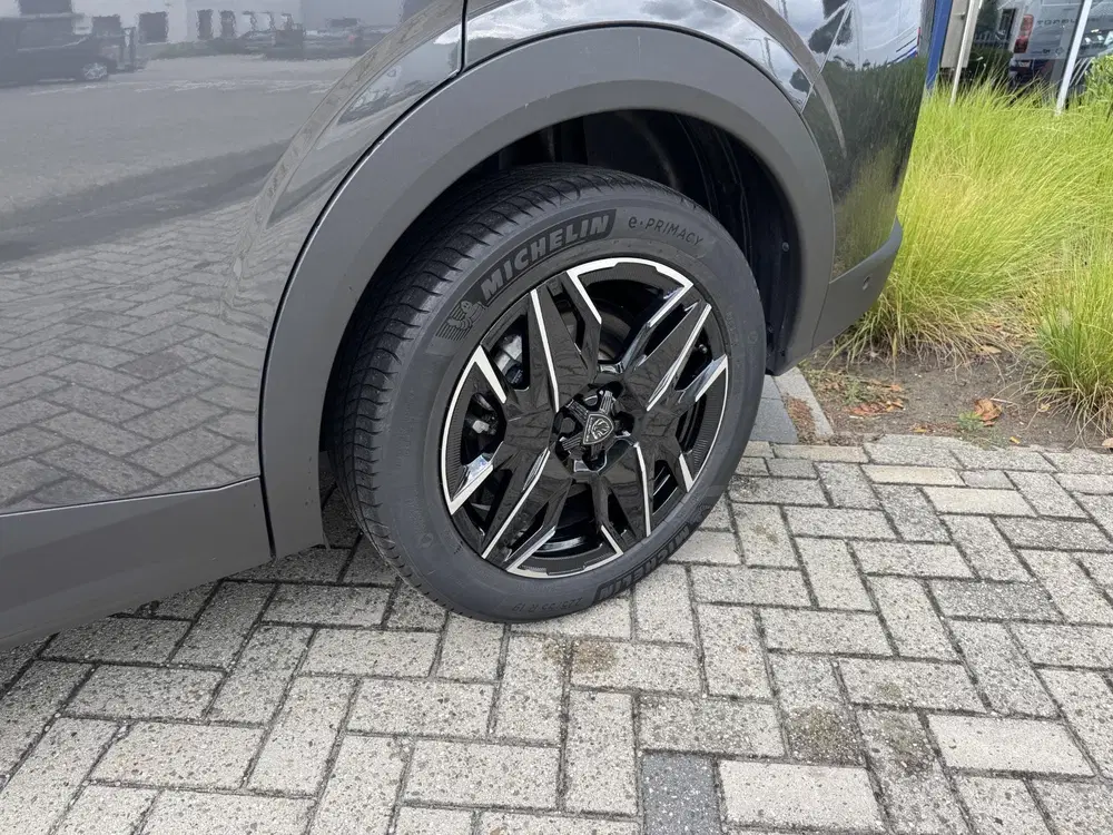 Peugeot 5008 Hybrid 145 GT 7p l 360 Vision l Drive Assi uit 2025, foto 10