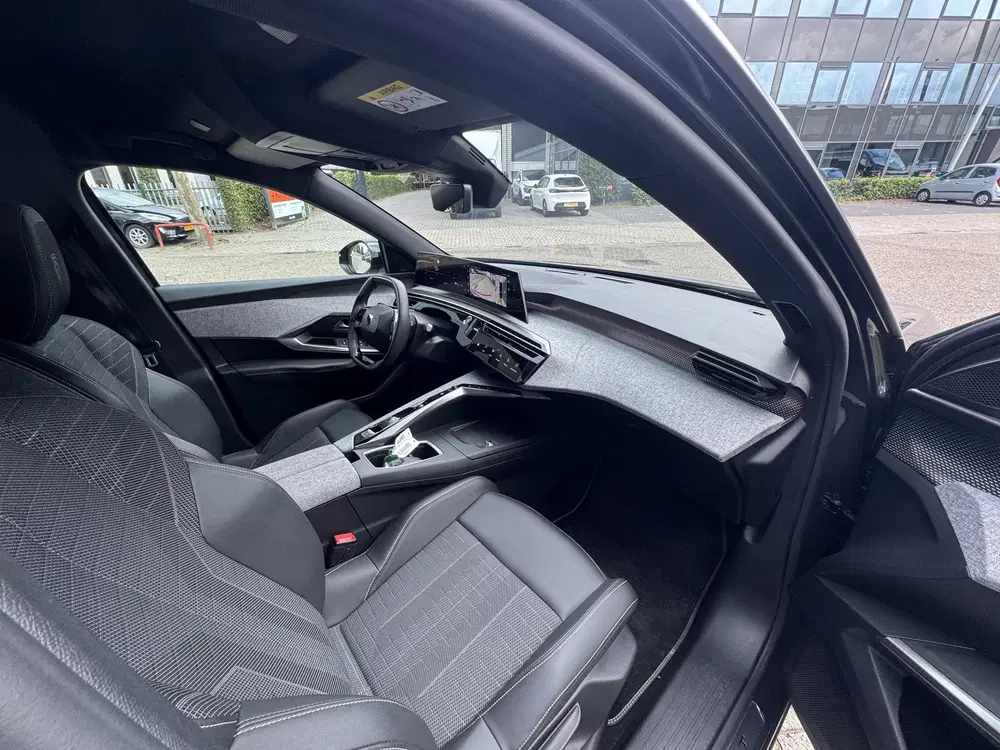Peugeot 5008 Hybrid 145 GT 7p l 360 Vision l Drive Assi uit 2025, foto 14