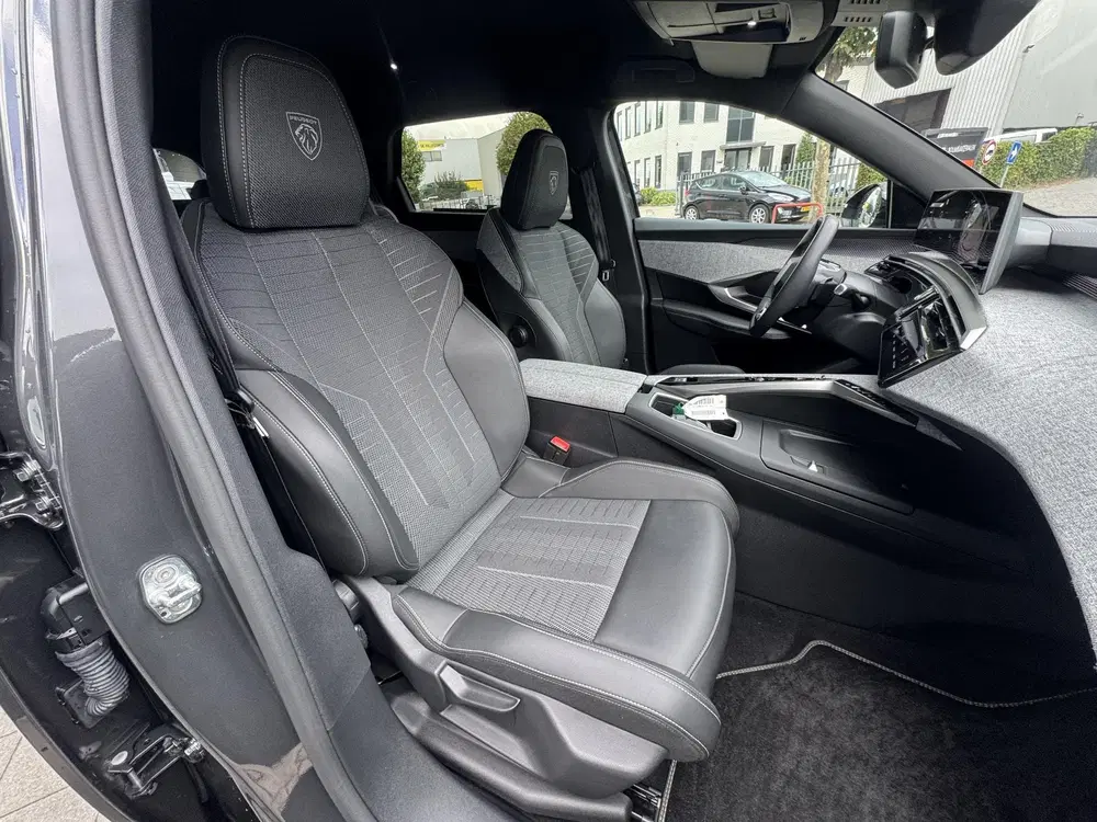 Peugeot 5008 Hybrid 145 GT 7p l 360 Vision l Drive Assi uit 2025, foto 15