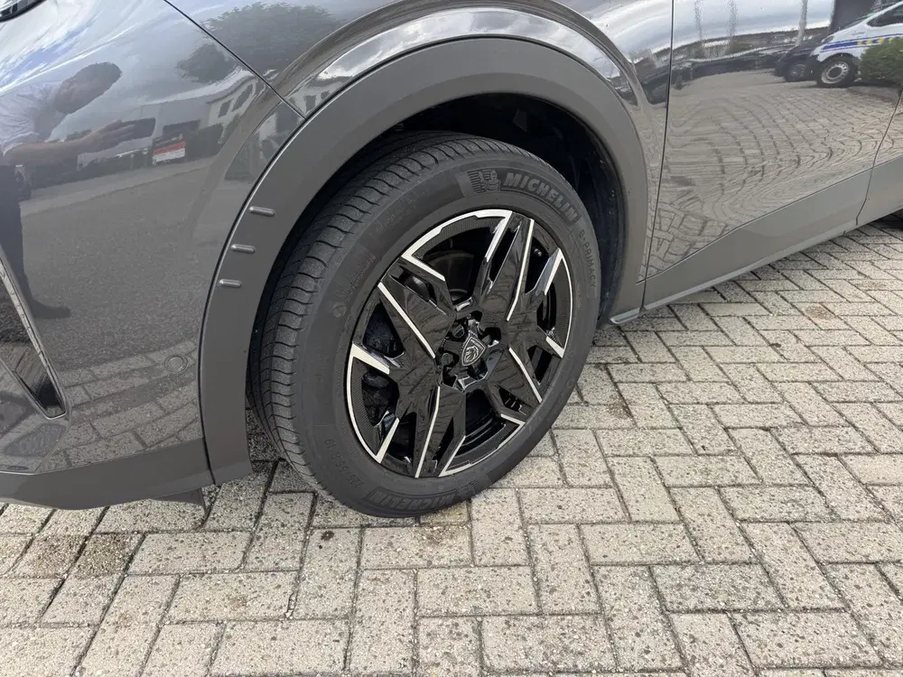 Peugeot 5008 Hybrid 145 GT 7p l 360 Vision l Drive Assi uit 2025, foto 9