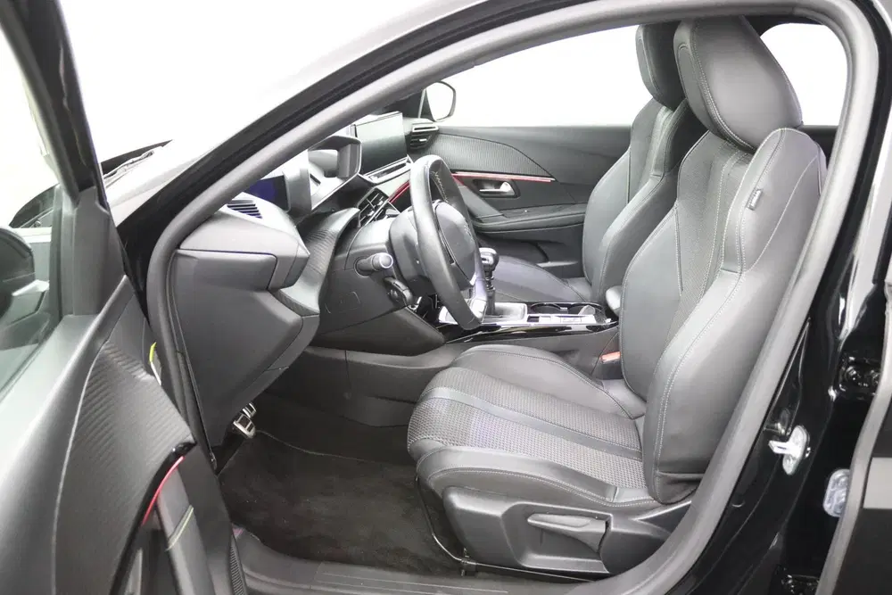Peugeot 208 1.2 GT uit 2022, foto 4