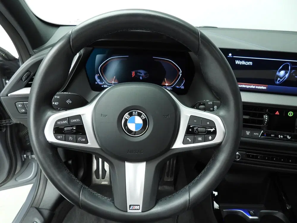 BMW 1-serie 5-deurs 118i uit 2024, foto 11