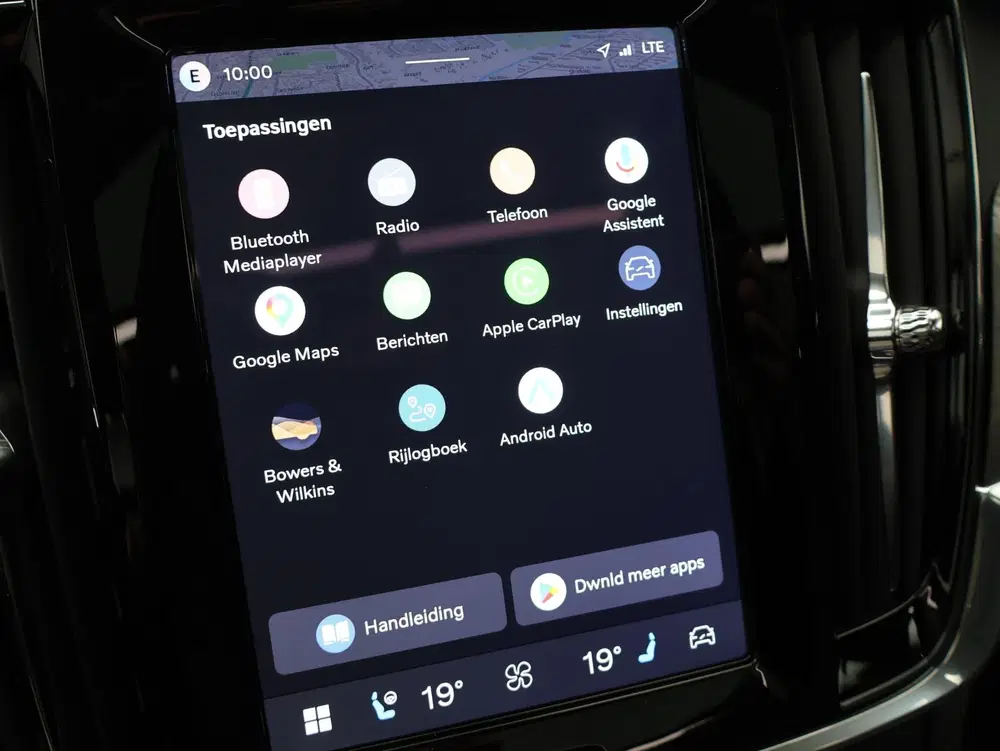 Volvo V90 2.0 T8 Plug-in hybrid AWD Ultra Dark uit 2025, foto 14