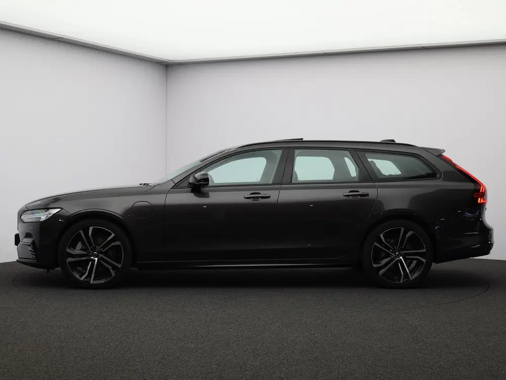 Volvo V90 2.0 T8 Plug-in hybrid AWD Ultra Dark uit 2025, foto 4