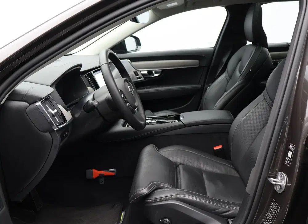 Volvo V90 2.0 T8 Plug-in hybrid AWD Ultra Dark uit 2025, foto 5