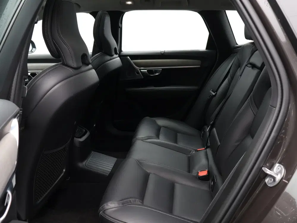 Volvo V90 2.0 T8 Plug-in hybrid AWD Ultra Dark uit 2025, foto 6