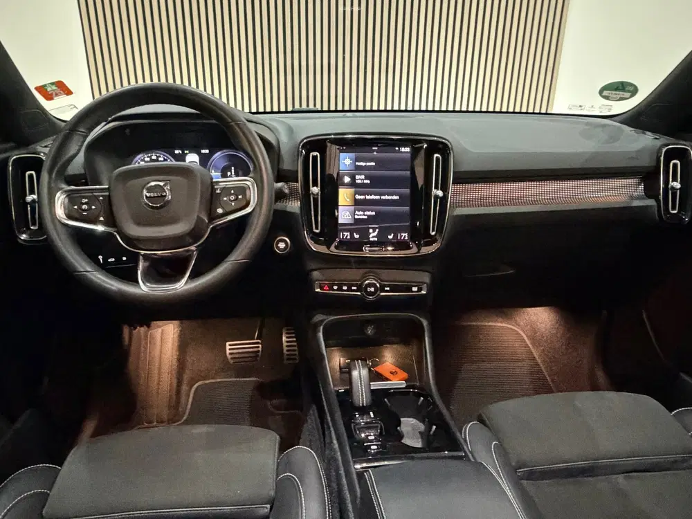 Volvo XC40 1.5 T4 Recharge R-Design 211pk Pano Leer H uit 2022, foto 12