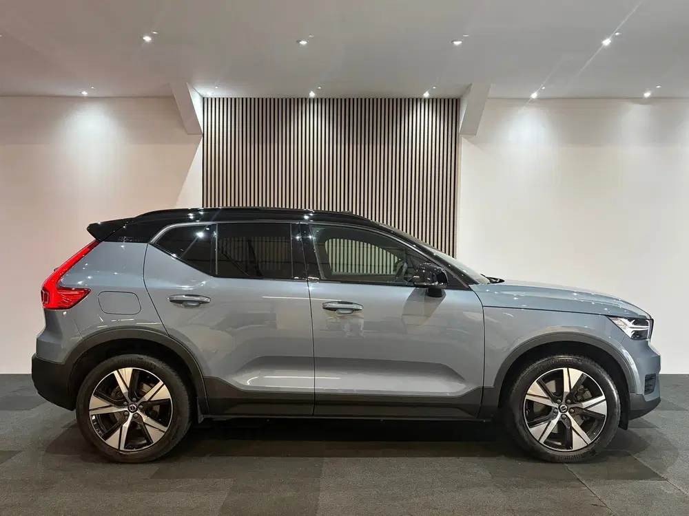 Volvo XC40 1.5 T4 Recharge R-Design 211pk Pano Leer H uit 2022, foto 3