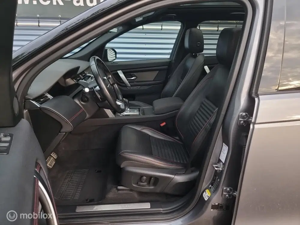 Land Rover Discovery Sport P300e 1.5 R-Dynamic. 4x4 309 pk uit 2020, foto 12