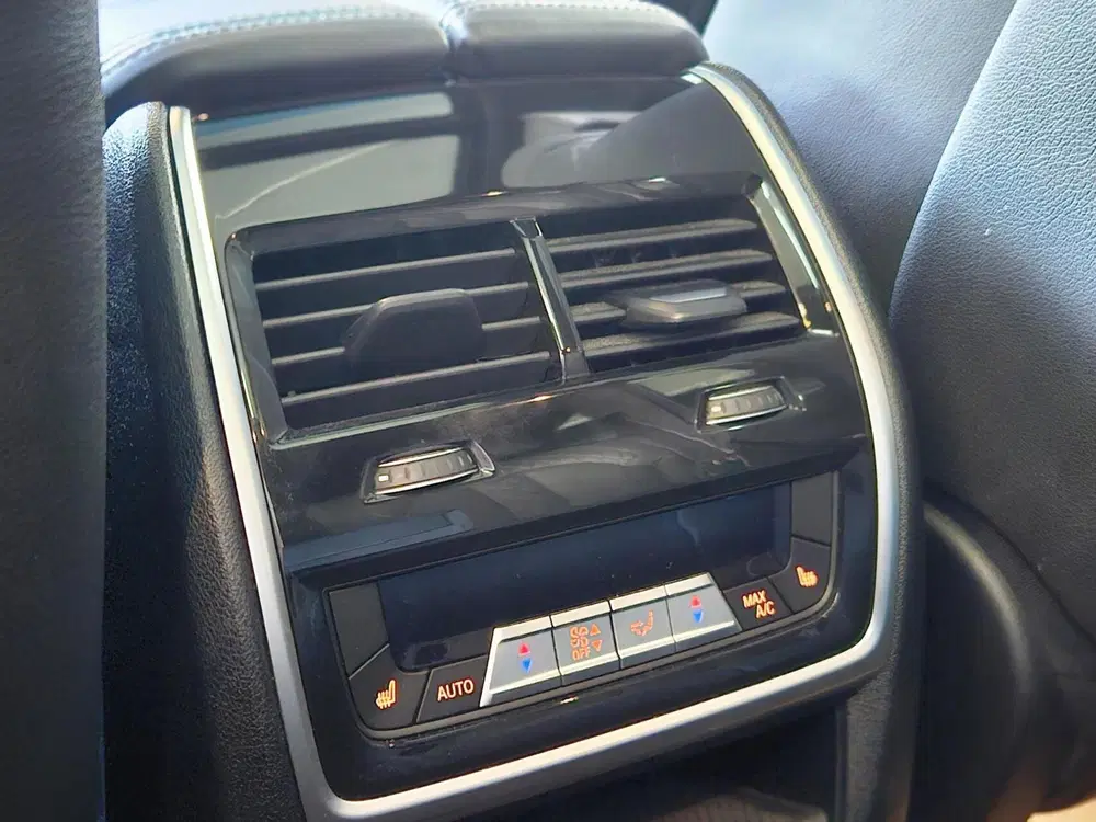 BMW X5 xDrive50e M Sport Pano Hud 360 Alcantara S uit 2023, foto 13