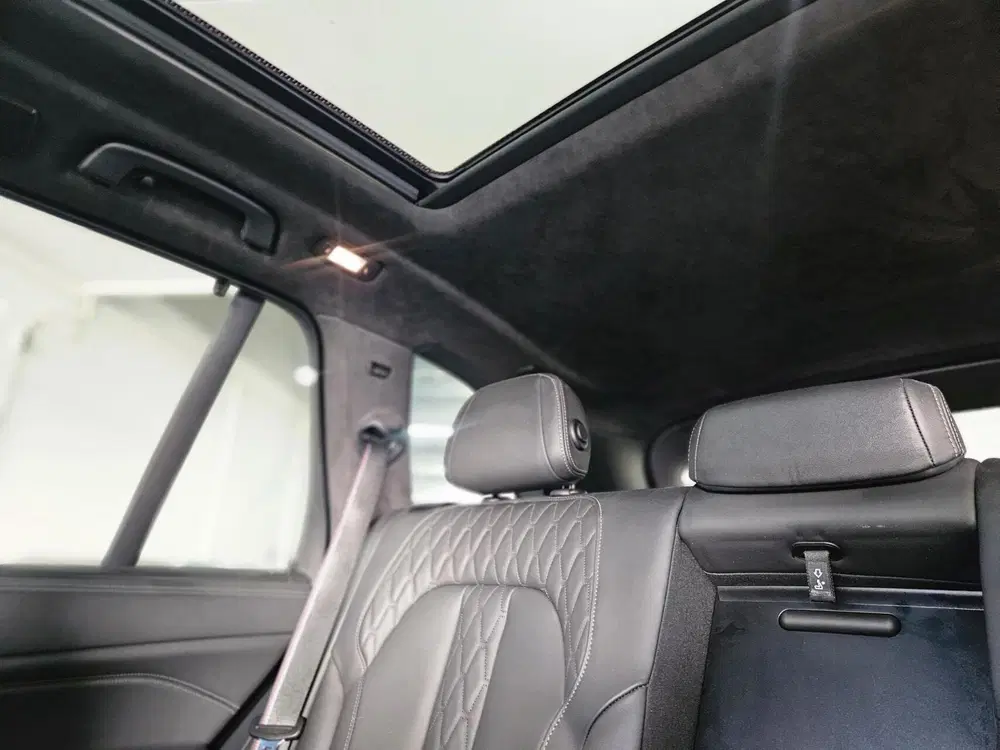 BMW X5 xDrive50e M Sport Pano Hud 360 Alcantara S uit 2023, foto 8