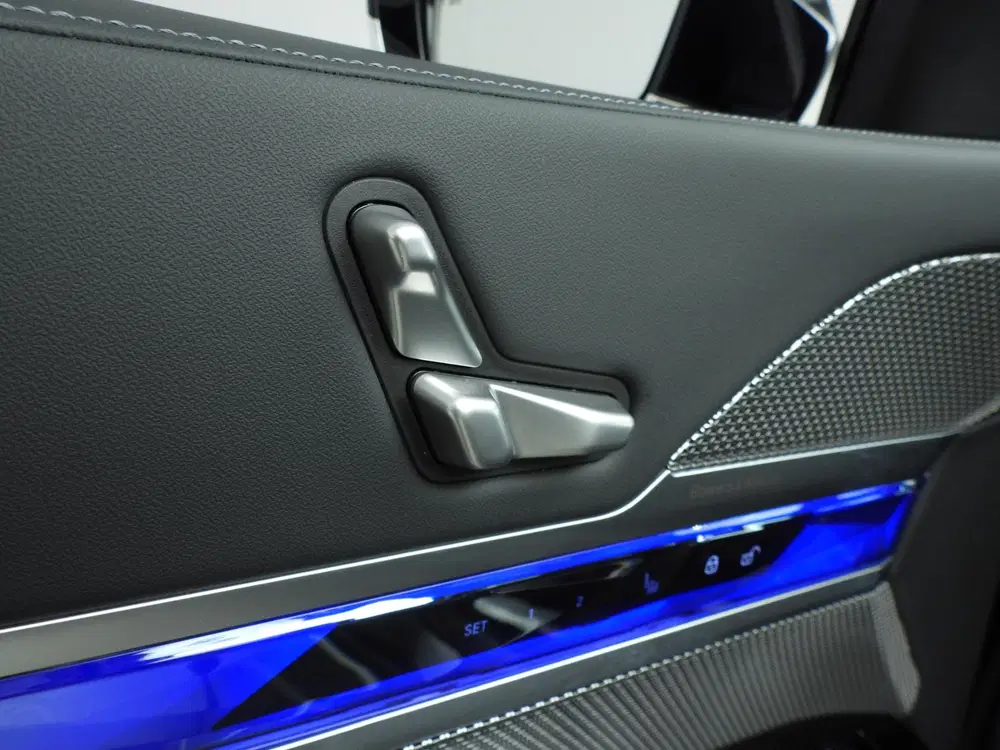BMW i7 xDrive60 106 kWh uit 2023, foto 14