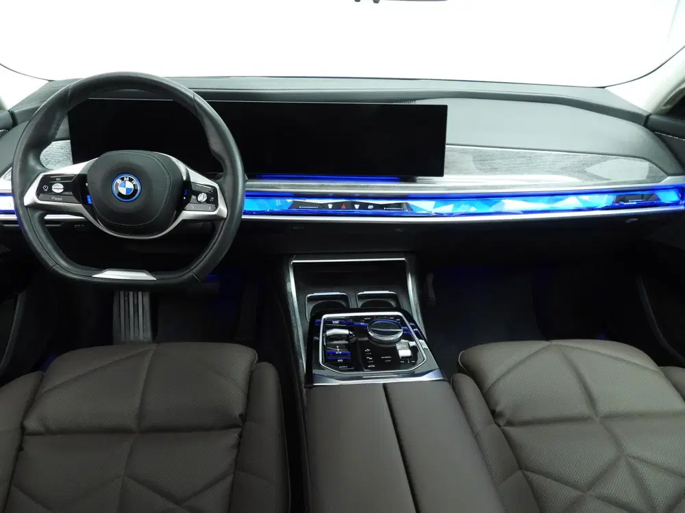 BMW i7 xDrive60 106 kWh uit 2023, foto 3