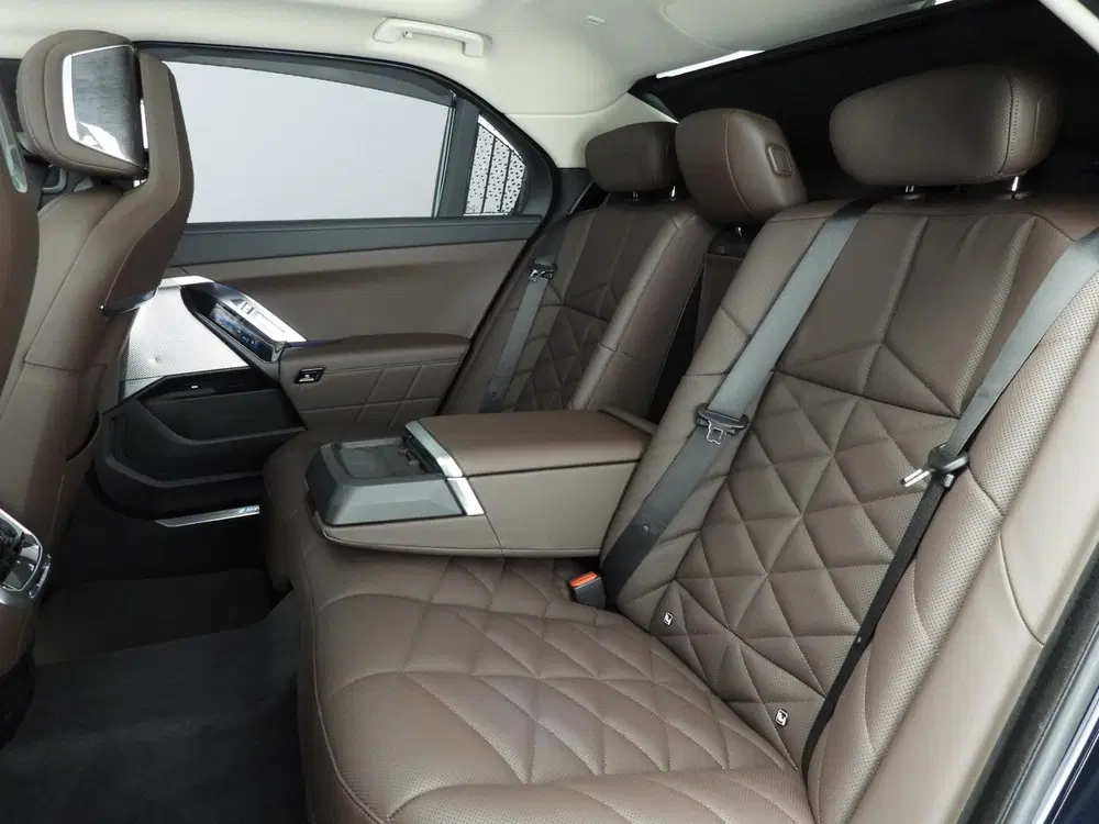 BMW i7 xDrive60 106 kWh uit 2023, foto 5