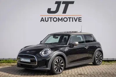 Mini Cooper 1.5 Classic Panoramadak uit 2022