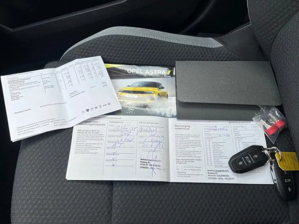 Opel Astra SPORTS TOURER 1.6 HYBRID LEVEL 2 PHEV PLUG uit 2023, foto 14
