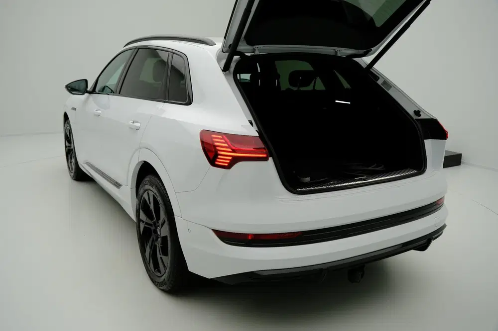 Audi e-tron E-tron 50 quattro Launch edition Black S L uit 2019, foto 11