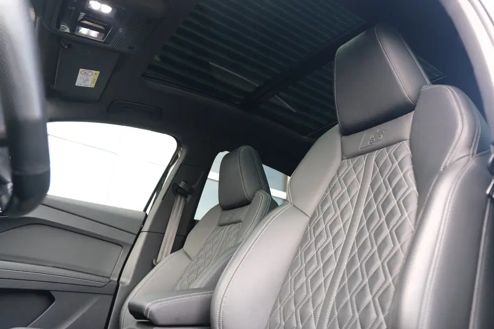 Audi Q4 e-tron 50 quattro 2x S-line 77 kWh 299pk RS-leer uit 2023, foto 15