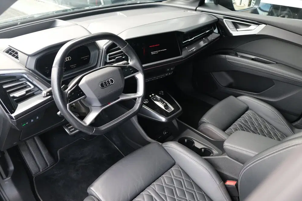Audi Q4 e-tron 50 quattro 2x S-line 77 kWh 299pk RS-leer uit 2023, foto 2