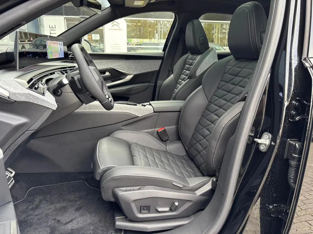 Peugeot 3008 EV 73 kWh 325pk Dual Motor Launch Edition uit 2025, foto 15