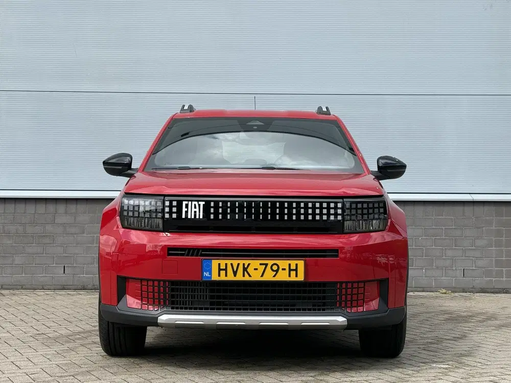 Fiat Grande Panda Hybrid 100 pk Automaat Icon uit 2025, foto 2