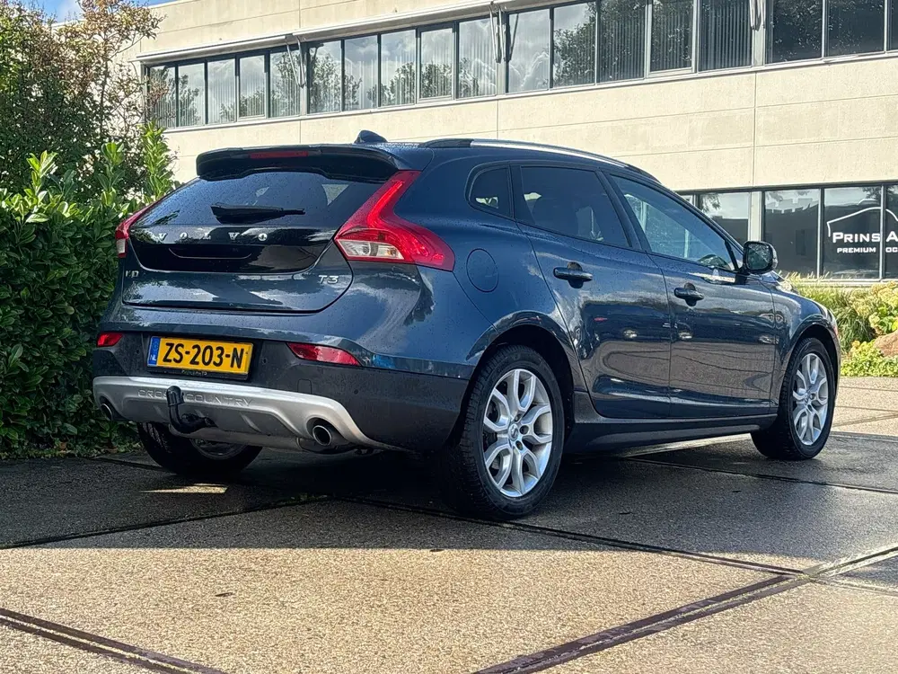 Volvo V40 Cross Country 1.5 T3 Polar+ Luxury uit 2019, foto 2