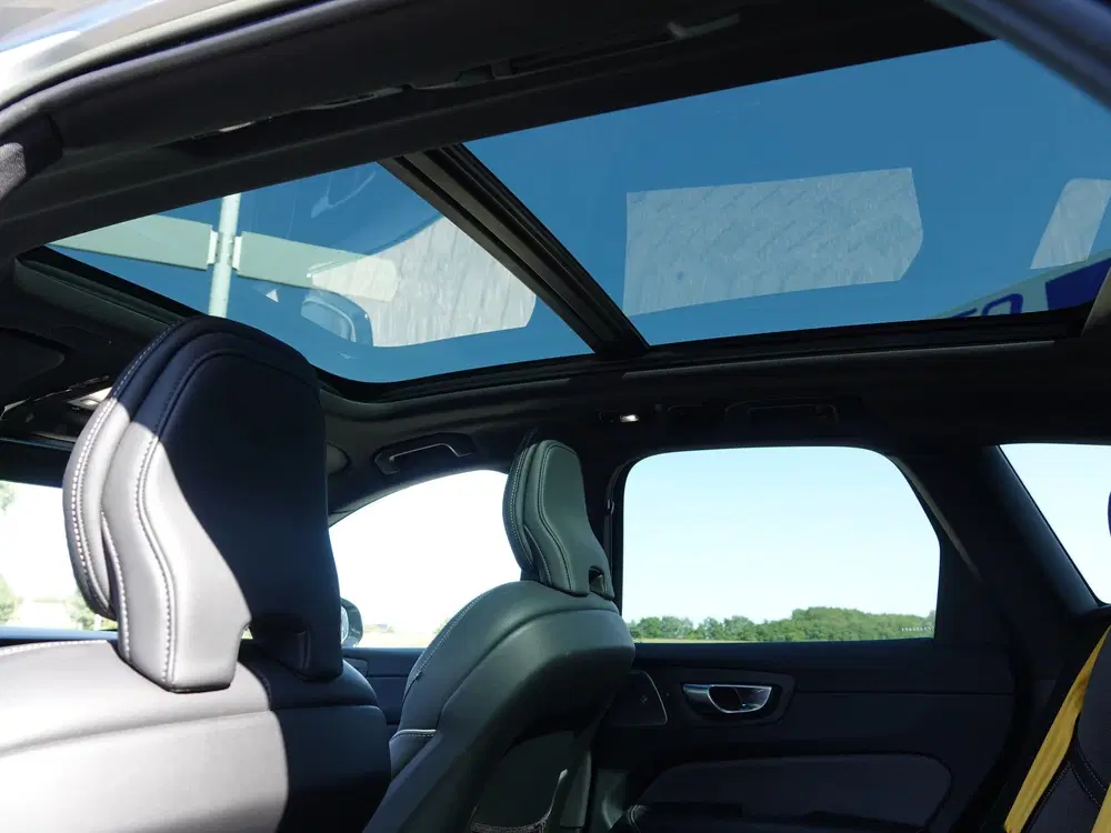 Volvo XC60 2.0 T8 PHEV AWD Polestar Engineered B&W uit 2023, foto 10