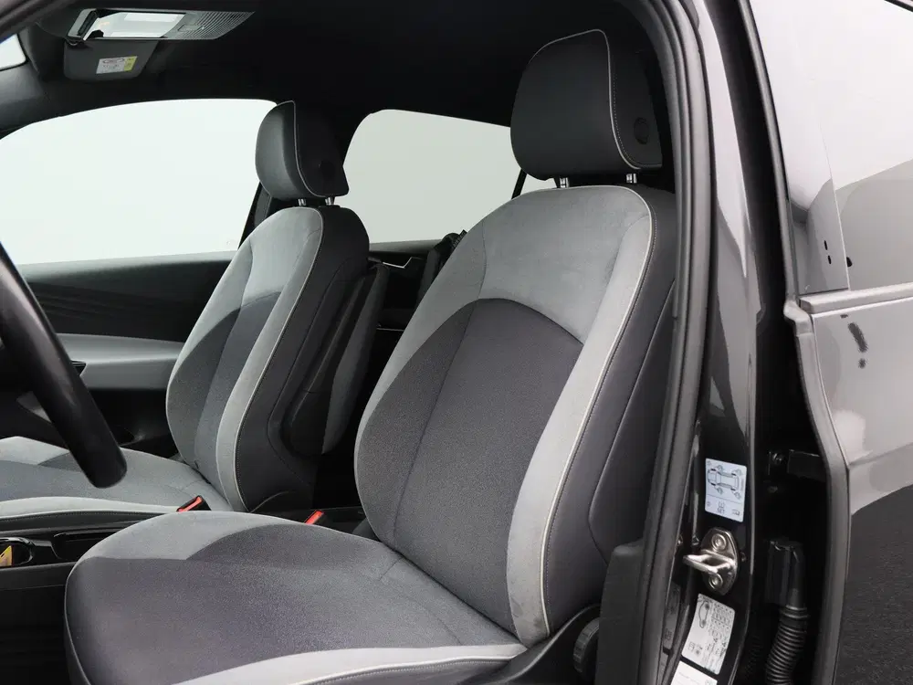 Volkswagen ID.3 First Plus 58 kWh 204 Pk uit 2020, foto 6