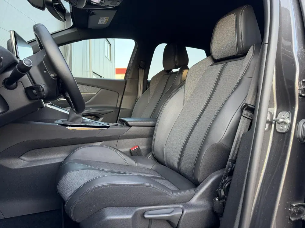 Peugeot 3008 1.2 PureTech Allure Pack Business uit 2023, foto 10