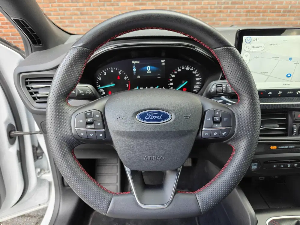 Ford Focus 1.0 EcoBoost Hybrid ST Line uit 2022, foto 12