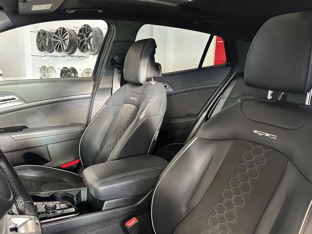 Kia Sportage 1.6 T-GDi Hybrid GT-Line uit 2022, foto 2