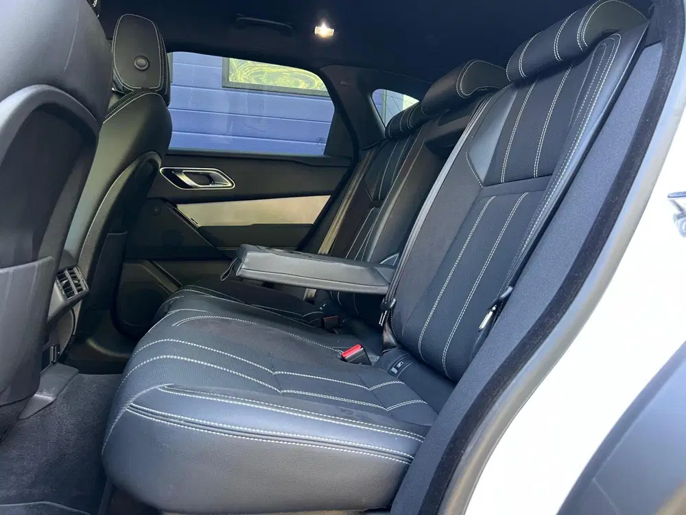 Land Rover Range Rover Velar P400e PHEV 404 PK l Trekhaak l 1e eigenaar uit 2022, foto 12
